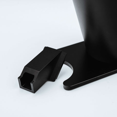 image of magnetic removable grind chute on the DF64V Electric Coffee Grinder