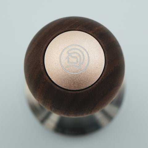 image of logo detailing on the top of the zeroHero 58mm Espresso Tamper