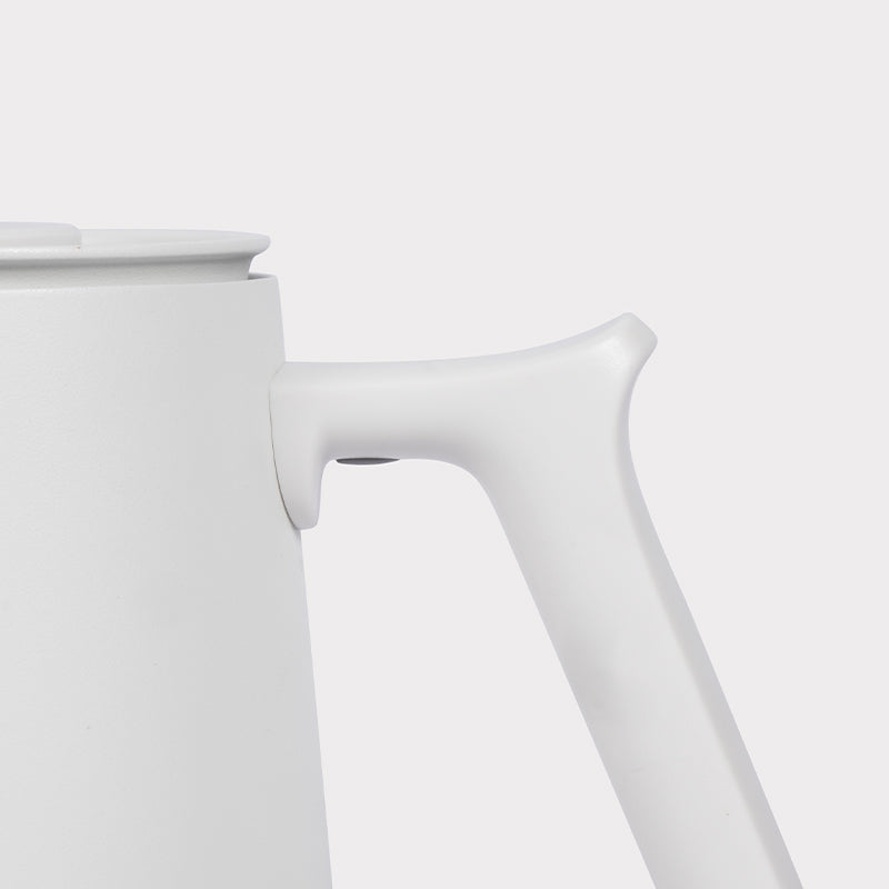 White handle detailing on the Timemore Fish Smart Pour Over Kettle 