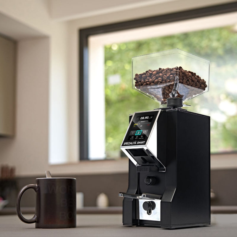 image of the Eureka Mignon Specialita Smart Coffee Grinder on kitchen work surface
